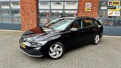 Zwart Gebruikt 2021 VW Golf VIII Life Stationwagen | € 17.950 (Eerlijke prijs)