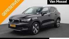 Zwart Gebruikt 2022 Volvo XC40 Inscription SUV | € 27.400 (Goede deal)