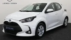Wit Gebruikt 2021 Toyota Yaris Hybrid Active Hatchback | € 20.950 (Eerlijke prijs)