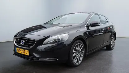 Zwart Gebruikt 2015 Volvo V40 Business Edition Hatchback | € 8.450 (Eerlijke prijs)