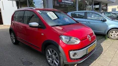 Rood Gebruikt 2014 VW cross up! Hatchback | € 6.250 (Eerlijke prijs)