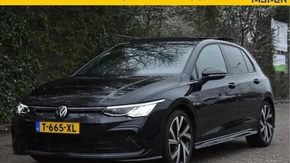 Occasion 2023 VW Golf VIII Business Hatchback | € 29.950 (Eerlijke prijs)