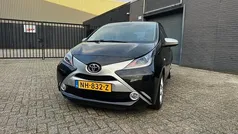 Gebruikt 2017 Toyota Aygo X-play Hatchback | € 7.950 (Eerlijke prijs)