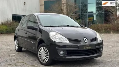 Occasion Renault Clio II 75 PK (55 kW) 2008 Zwart Hatchback