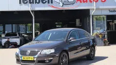 Bruin Gebruikt 2008 VW Passat Comfortline Sedan | € 3.985 (Eerlijke prijs)