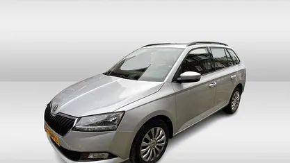 Grijs Occasion 2022 Skoda Fabia Ambition Stationwagen | € 15.950 (Eerlijke prijs)