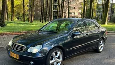 Zwart Gebruikt 2004 Mercedes C220 Avantgarde Sedan | € 1.850 (Eerlijke prijs)
