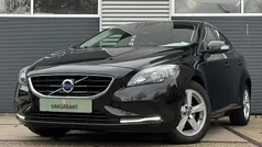 Zwart Gebruikt 2015 Volvo V40 Kinetic Stationwagen | € 11.950 (Eerlijke prijs)