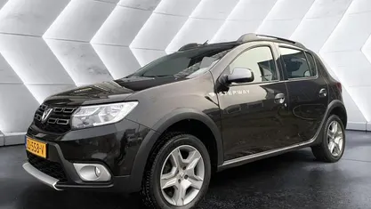 Zwart Occasion 2019 Dacia Sandero Hatchback | € 8.940 (Eerlijke prijs)