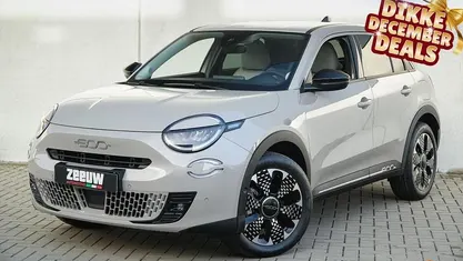Grijs Gebruikt 2024 Fiat 600 La Prima SUV | € 31.900 (Eerlijke prijs)