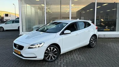 Occasion 2018 Volvo V40 Dynamic Hatchback | € 15.950 (Eerlijke prijs)