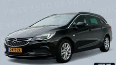 Zwart Gebruikt 2017 Opel Astra Edition Stationwagen | € 11.850 (Eerlijke prijs)