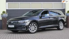 Grijs, metallic lak Gebruikt 2022 VW Passat Business Stationwagen | € 24.900 (Goede deal)