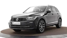 Zwart Gebruikt 2023 VW Tiguan Business SUV | € 34.440 (Super prijs)
