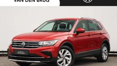 Rood Gebruikt 2022 VW Tiguan Elegance SUV | € 34.095 (Eerlijke prijs)