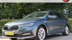 Grijs Gebruikt 2021 Skoda Octavia Business Line Stationwagen | € 21.400 (Eerlijke prijs)