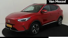 Rood Gebruikt 2024 MG ZS Luxury Sedan | € 24.995 (Eerlijke prijs)