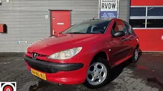 Rood Gebruikt 2003 Peugeot 206 Hatchback | € 1.150 (Eerlijke prijs)