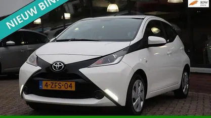 Occasion Toyota Aygo X-play 69 PK (50 kW) 2015 Wit Hatchback