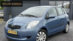 Grijs, metallic lak Gebruikt 2006 Toyota Yaris Sol Hatchback | € 2.449 (Eerlijke prijs)