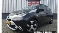 Gebruikt 2015 Toyota Aygo X-play Hatchback | € 6.995 (Eerlijke prijs)