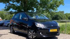 Zwart, metallic lak Gebruikt 2013 Mitsubishi Space Star Inform Hatchback | € 4.450 (Eerlijke prijs)