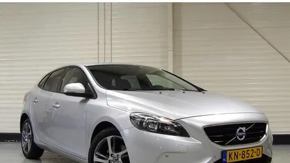 Grijs Gebruikt 2016 Volvo V40 Hatchback | € 14.945 (Goede deal)