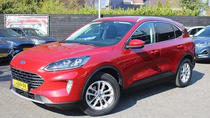 Rood Occasion 2020 Ford Kuga Titanium X SUV | € 20.995 (Goede deal)