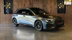 Grijs Gebruikt 2021 Audi A3 Sportback Competition Hatchback | € 32.900 (Eerlijke prijs)