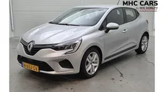 Gebruikt 2022 Renault Clio V Zen Hatchback | € 15.900 (Eerlijke prijs)