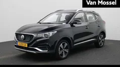 Zwart Gebruikt 2020 MG ZS Luxury Sedan | € 15.995 (Eerlijke prijs)