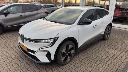 Occasion 2023 Renault Megane E-Tech Evolution Hatchback | € 25.945 (Goede deal)