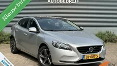 Grijs Gebruikt 2016 Volvo V40 Summum Stationwagen | € 15.499 (Eerlijke prijs)