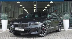 Zwart Gebruikt 2025 BMW 550e M Sport Sedan | € 89.450 (Eerlijke prijs)