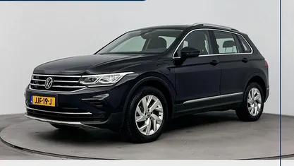 Zwart Gebruikt 2022 VW Tiguan Business+ SUV | € 33.400 (Eerlijke prijs)