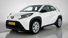 Gebruikt 2024 Toyota Aygo Play Hatchback | € 20.745 (Eerlijke prijs)