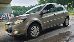 Bruin Gebruikt 2011 Renault Clio R.S. Hatchback | € 4.950 (Eerlijke prijs)