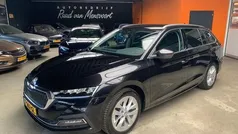 Gebruikt 2021 Skoda Octavia Style Hatchback | € 21.900 (Eerlijke prijs)