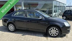 Zwart, metallic lak Gebruikt 2007 VW Jetta Comfortline Sedan | € 4.890 (Eerlijke prijs)
