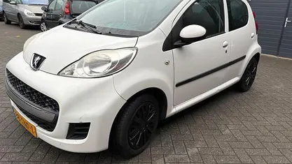 Occasion 2012 Peugeot 107 Hatchback | € 3.445 (Eerlijke prijs)