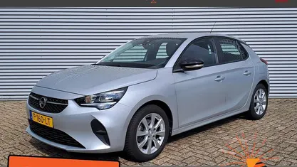 Grijs, metallic lak Gebruikt 2022 Opel Corsa Edition Hatchback | € 13.495 (Eerlijke prijs)