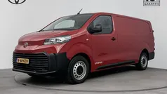 Rood Gebruikt 2024 Toyota Proace Van | € 30.950 (Eerlijke prijs)
