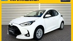 Gebruikt 2024 Toyota Yaris Hybrid Active Hatchback | € 23.250 (Eerlijke prijs)