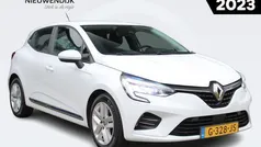 Blanc glacier 369 Gebruikt 2019 Renault Clio IV Zen Hatchback | € 11.900 (Eerlijke prijs)