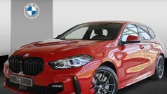 Rood, metallic lak Gebruikt 2024 BMW 118 M Sport Hatchback | € 37.950 (Eerlijke prijs)