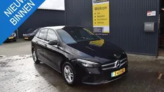 Zwart Gebruikt 2020 Mercedes B180 Business MPV | € 21.950 (Goede deal)