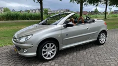 Grijs Gebruikt 2005 Peugeot 206 CC Roland Garros Cabriolet | € 1.995 (Eerlijke prijs)