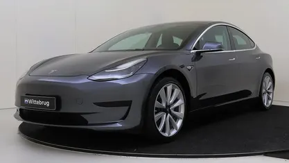 Grijs Gebruikt 2020 Tesla Model 3 Standard Range Sedan | € 23.000 (Goede deal)