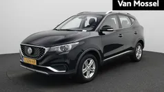 Zwart Gebruikt 2021 MG ZS Comfort Sedan | € 13.995 (Super prijs)