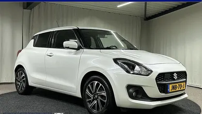 Gebruikt 2022 Suzuki Swift Style Hatchback | € 16.395 (Eerlijke prijs)